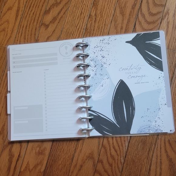 New Undated Funky Abstracts Happy Planner Classic Daily Layout 4 Months 2023 - Picture 8 of 16